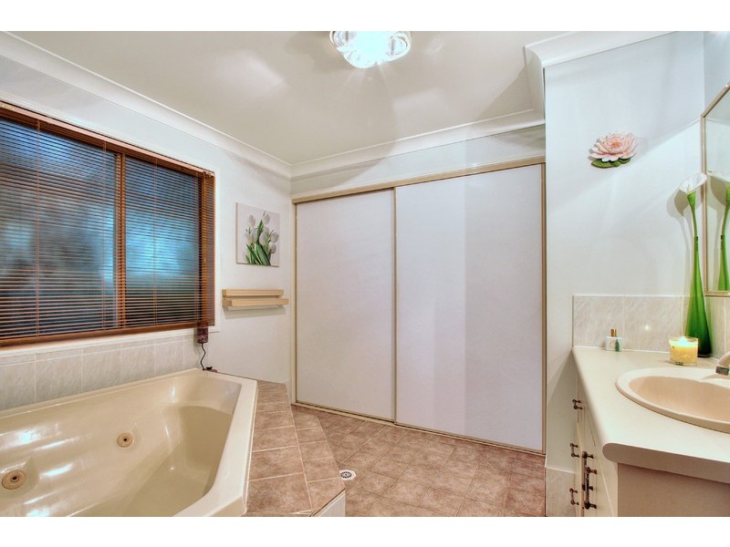 45 Cowra Street, Tanah Merah QLD 4128