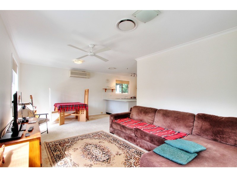 4 Woodlands Drive, Stapylton QLD 4207