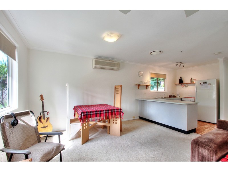 4 Woodlands Drive, Stapylton QLD 4207