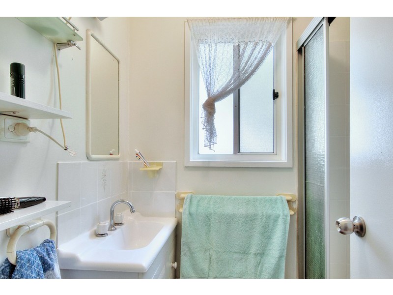 4 Woodlands Drive, Stapylton QLD 4207