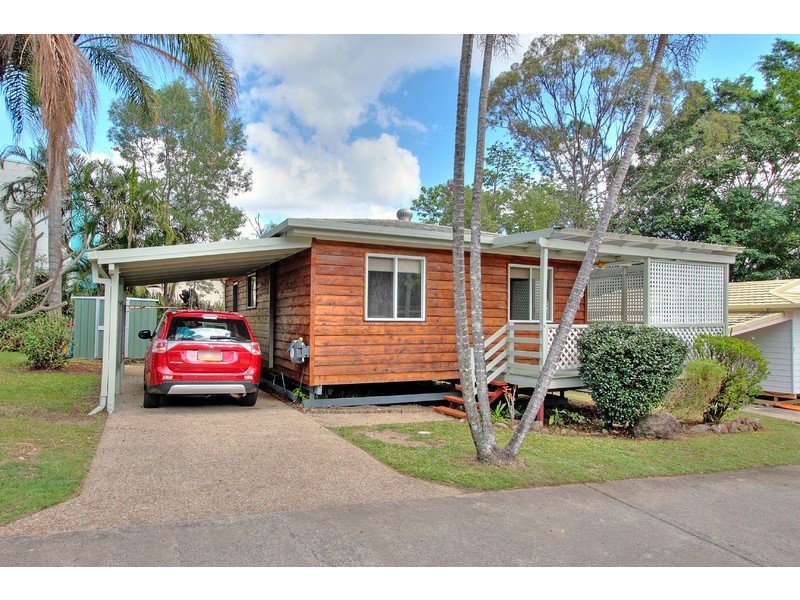 4 Woodlands Drive, Stapylton QLD 4207