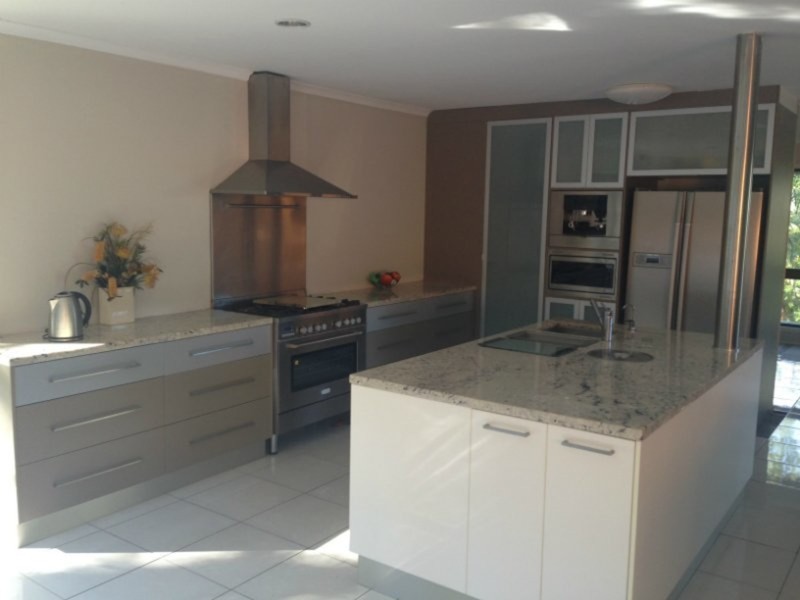 10 Jillian Court, Springwood QLD 4127