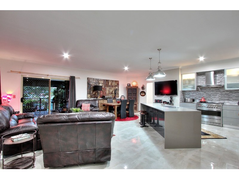 15 Bella Vista Circuit, Edens Landing QLD 4207