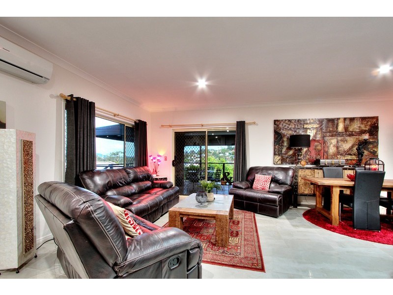 15 Bella Vista Circuit, Edens Landing QLD 4207