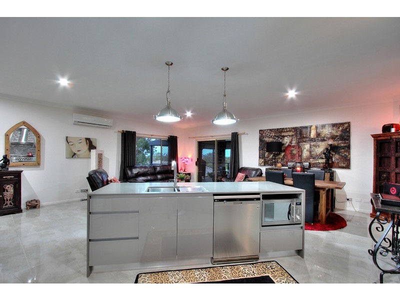 15 Bella Vista Circuit, Edens Landing QLD 4207