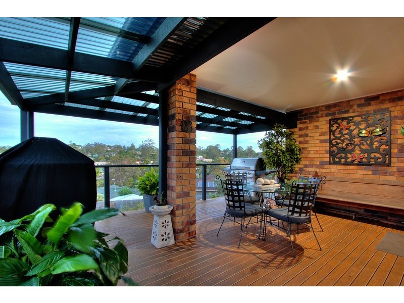 15 Bella Vista Circuit, Edens Landing QLD 4207