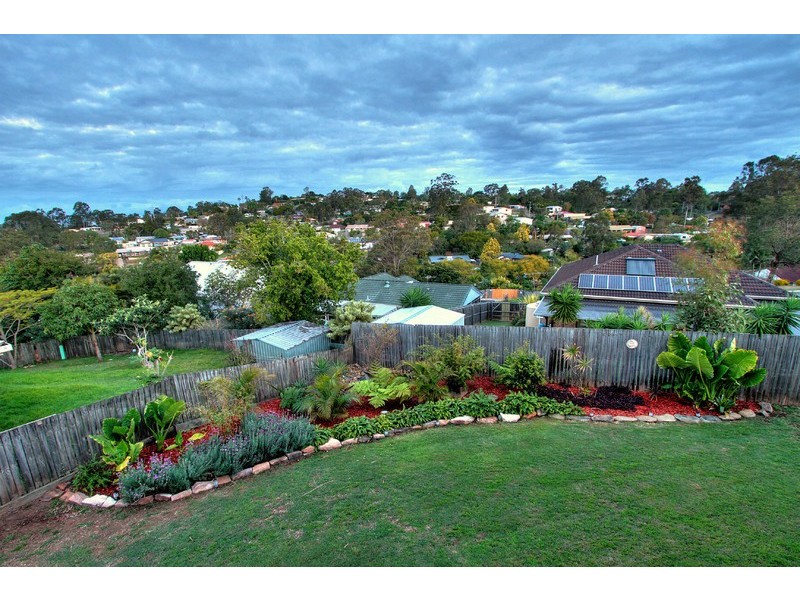 15 Bella Vista Circuit, Edens Landing QLD 4207