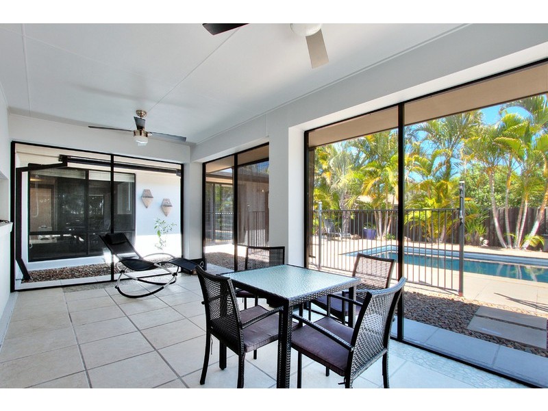 7 Carmarthen Circuit, Pacific Pines QLD 4211