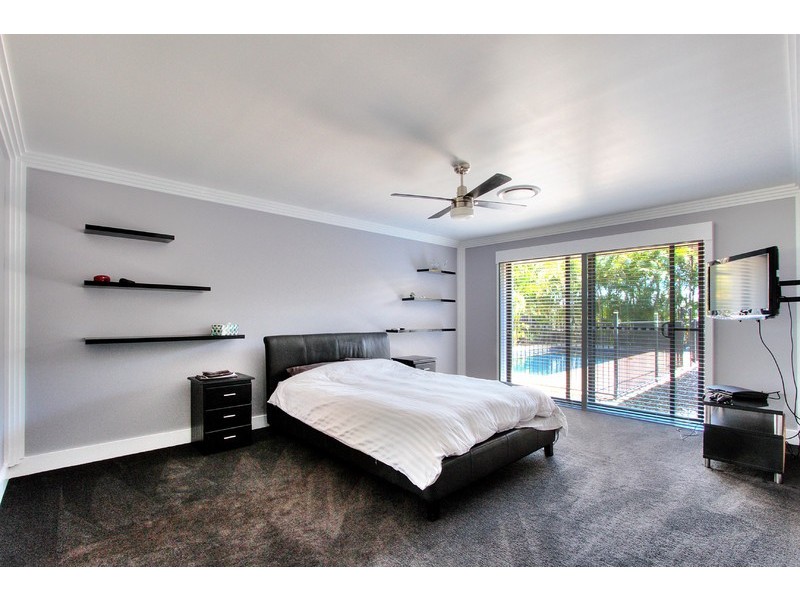 7 Carmarthen Circuit, Pacific Pines QLD 4211