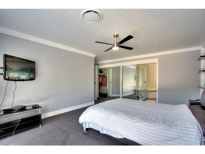 7 Carmarthen Circuit, Pacific Pines QLD 4211