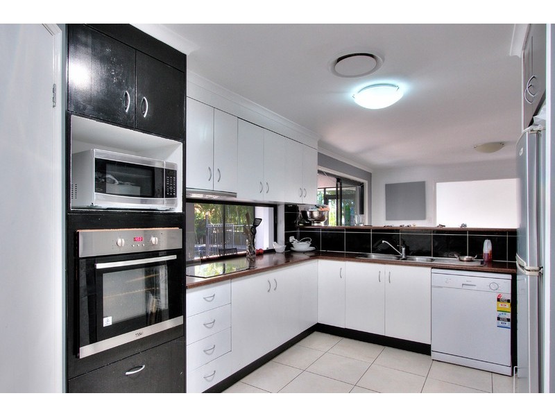 7 Carmarthen Circuit, Pacific Pines QLD 4211