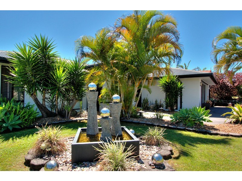 7 Carmarthen Circuit, Pacific Pines QLD 4211