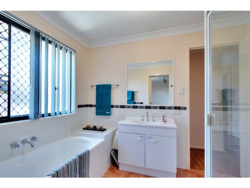 24 Lake Somerset Court, Logan Reserve QLD 4133