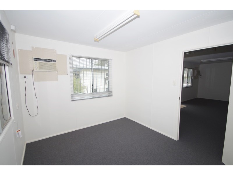 6 William Street, Blackstone QLD 4304