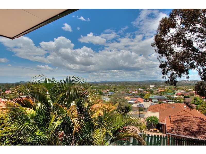 9 Tahan Crescent, Tanah Merah QLD 4128