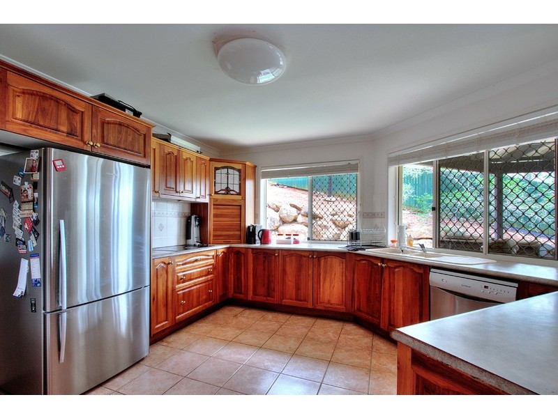 9 Tahan Crescent, Tanah Merah QLD 4128