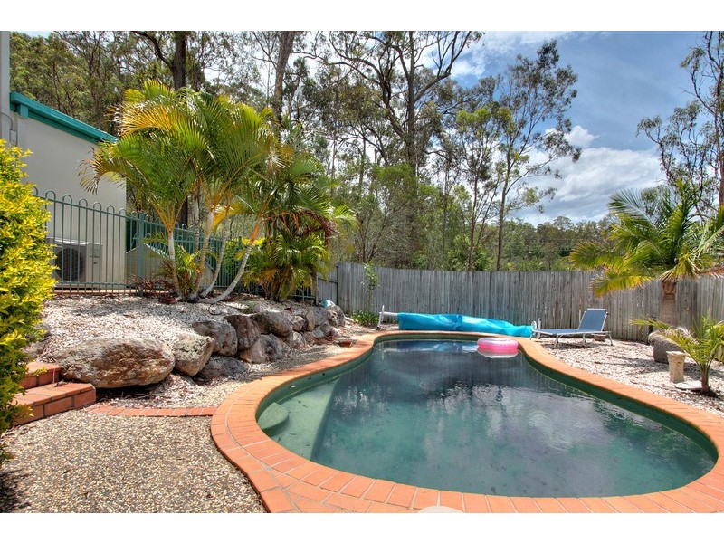 9 Tahan Crescent, Tanah Merah QLD 4128