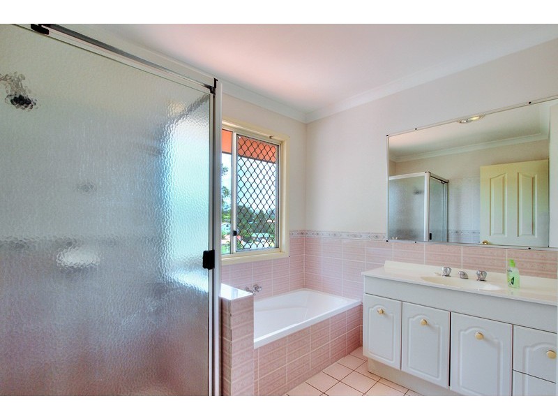 9 Tahan Crescent, Tanah Merah QLD 4128