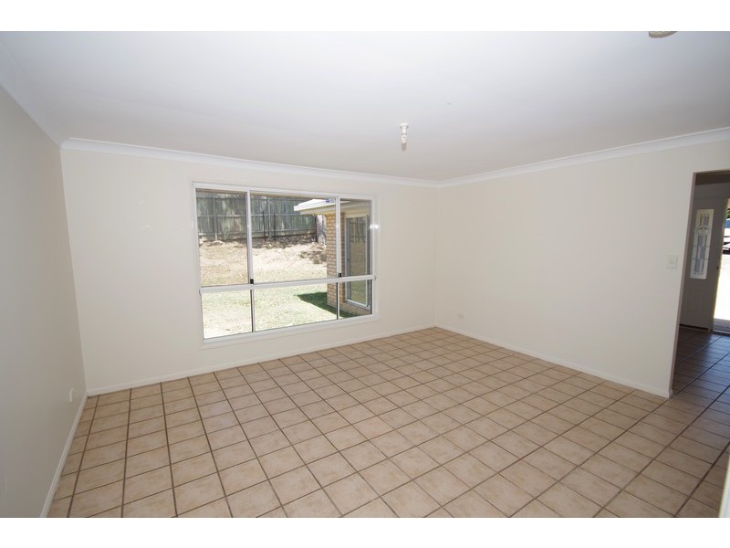 2 Vanessa Court, Camira QLD 4300