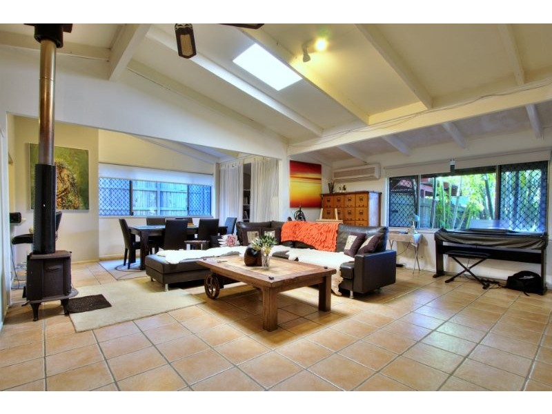 6 Wilpena Court, Springwood QLD 4127