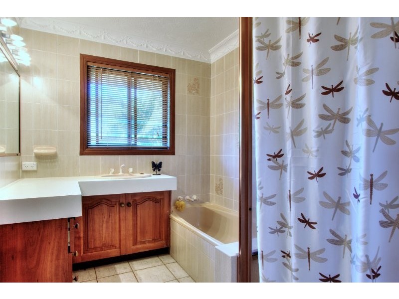 17 Carl Heck Boulevard, Windaroo QLD 4207