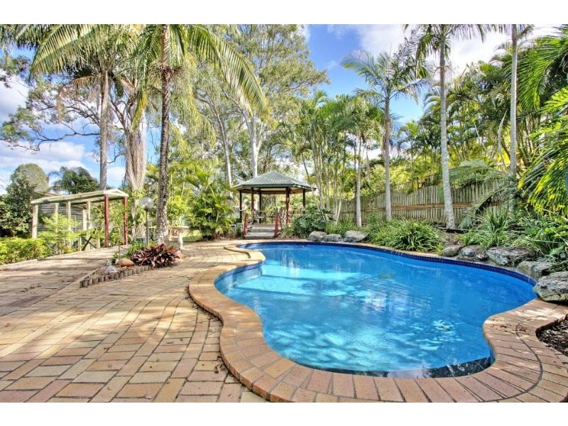 17 Carl Heck Boulevard, Windaroo QLD 4207