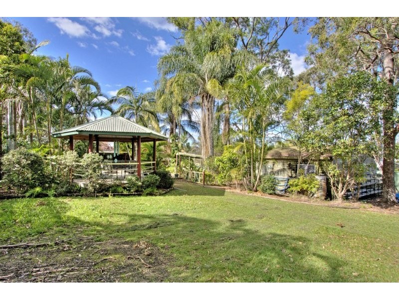 17 Carl Heck Boulevard, Windaroo QLD 4207
