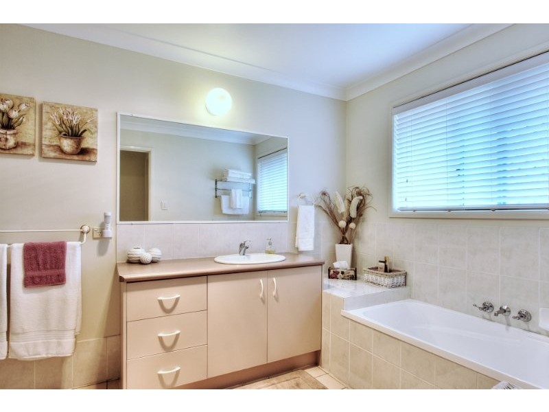 10 Minilya Court, Shailer Park QLD 4128