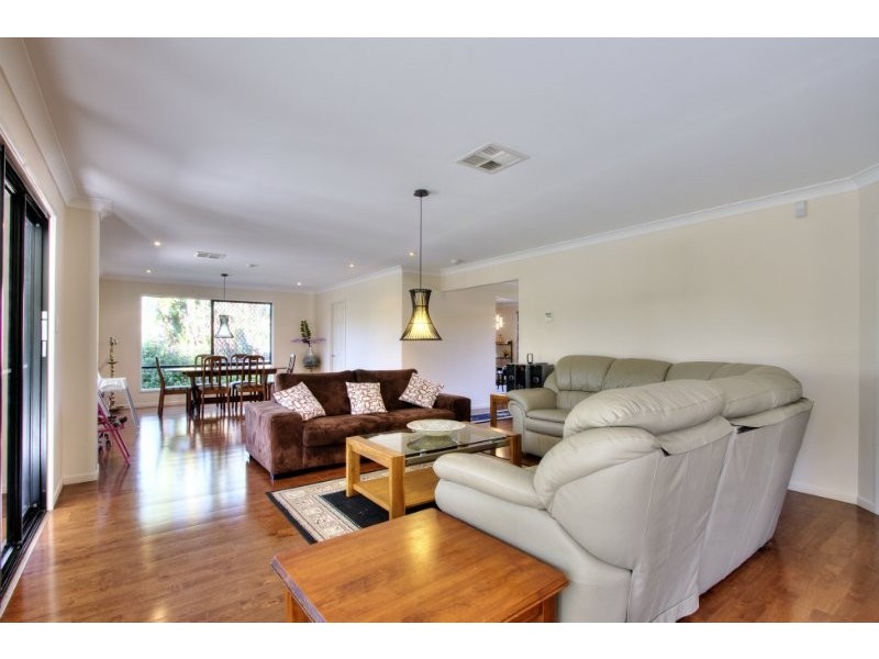 21 Rosewood Street, Daisy Hill QLD 4127