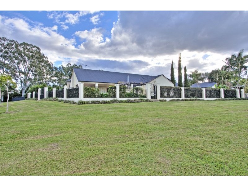12 Riviera Court, Cornubia QLD 4130