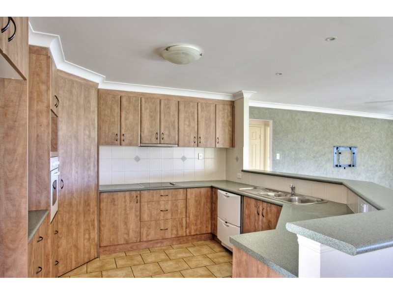 42 Lake Breeze Drive, Loganholme QLD 4129