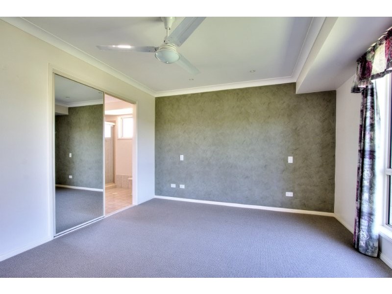 42 Lake Breeze Drive, Loganholme QLD 4129
