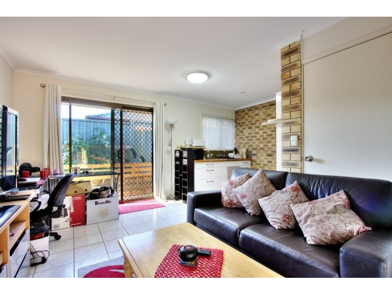 6 Caloola Drive, Springwood QLD 4127