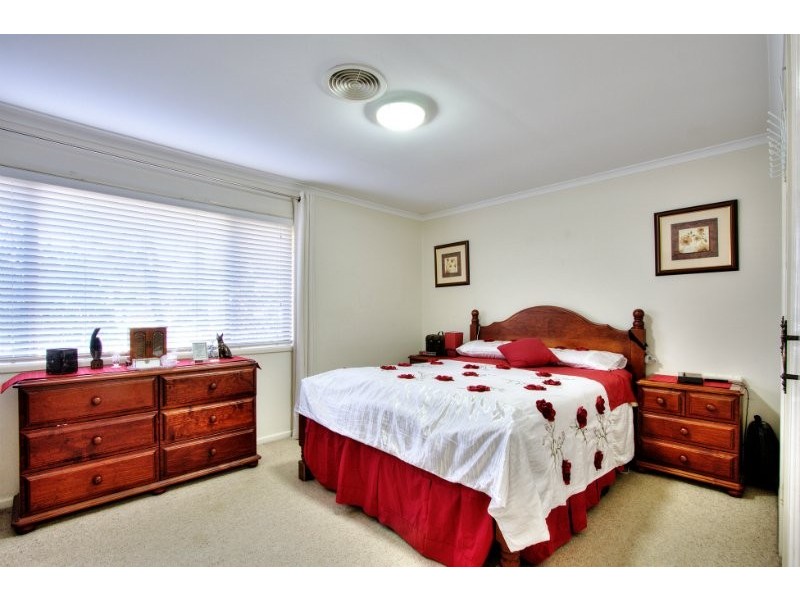 6 Caloola Drive, Springwood QLD 4127