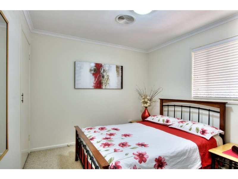 6 Caloola Drive, Springwood QLD 4127