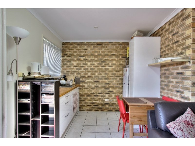 6 Caloola Drive, Springwood QLD 4127