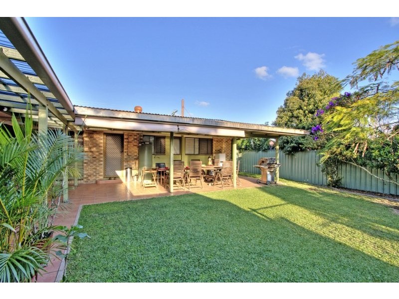 6 Caloola Drive, Springwood QLD 4127