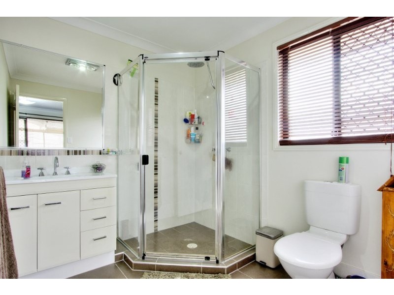 4 River Gum Court, Loganholme QLD 4129