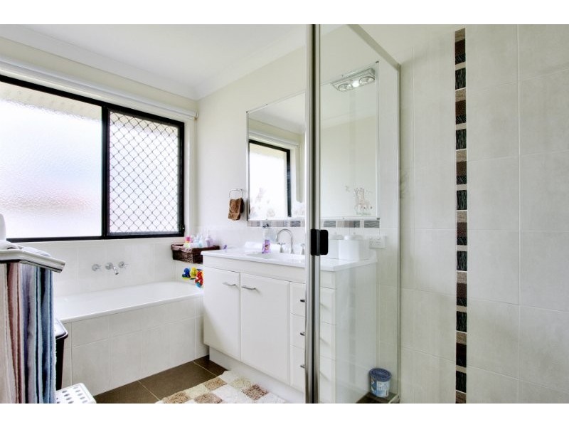 4 River Gum Court, Loganholme QLD 4129