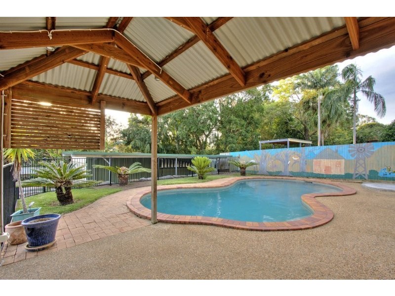 17 Conifer Street, Daisy Hill QLD 4127
