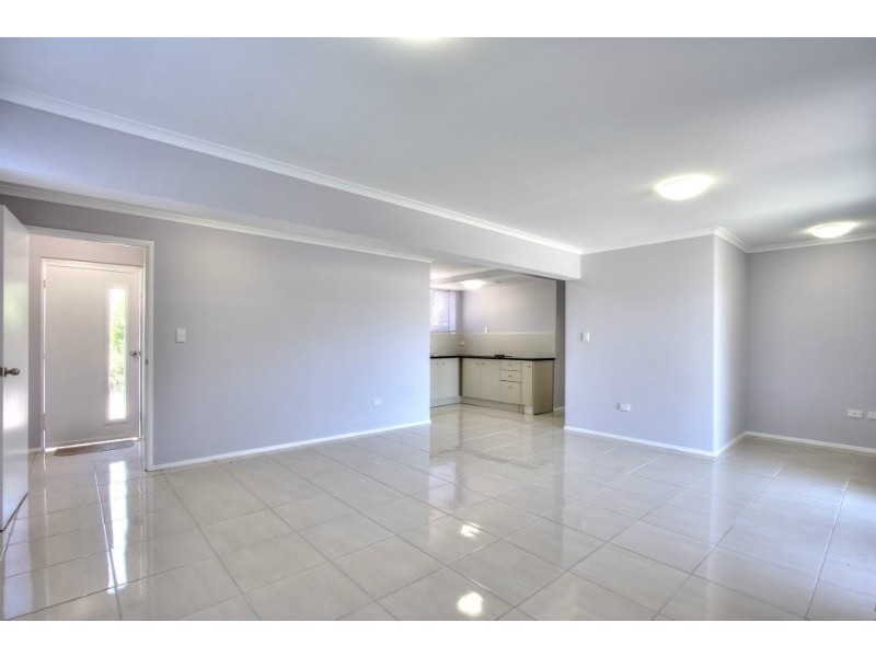 8 Francis Road, Shailer Park QLD 4128