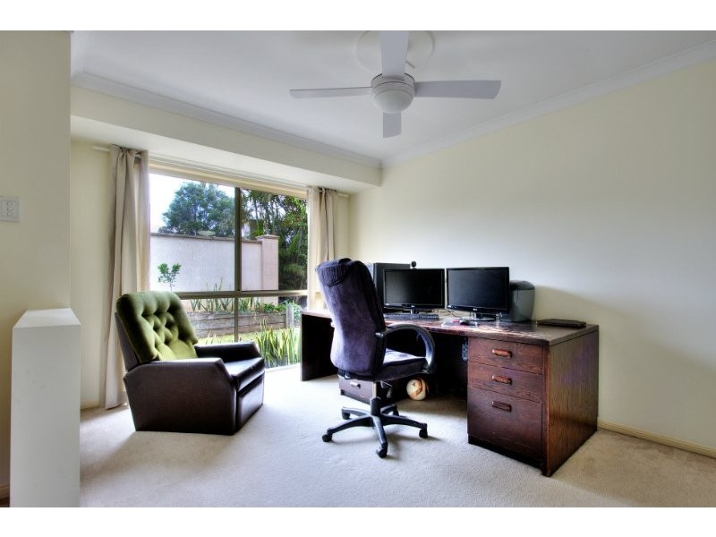 21/8 John Paul Drive, Daisy Hill QLD 4127