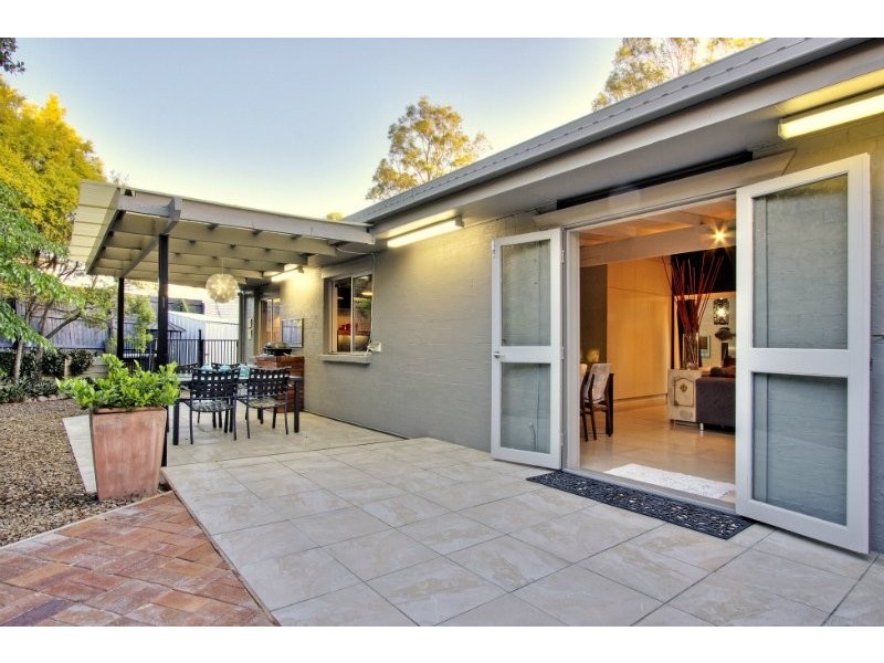 3 Christine Court, Shailer Park QLD 4128