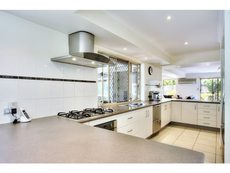 4 Paraburdoo Crescent, Shailer Park QLD 4128