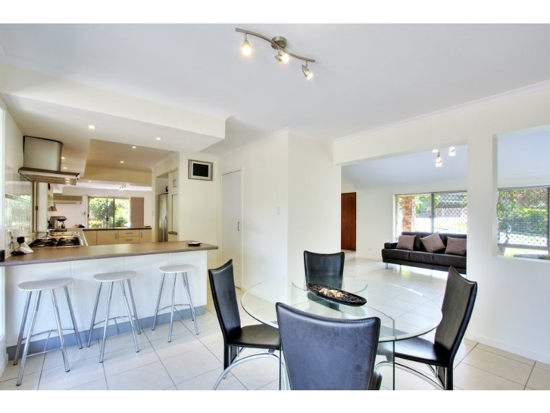 4 Paraburdoo Crescent, Shailer Park QLD 4128