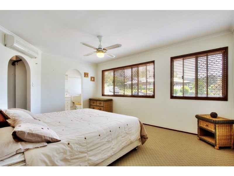 4 Paraburdoo Crescent, Shailer Park QLD 4128