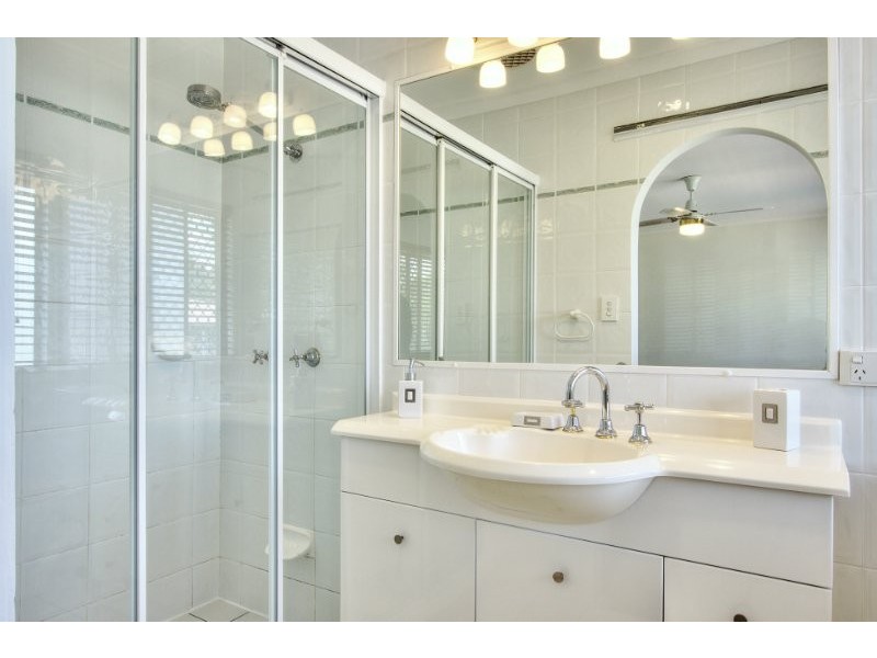4 Paraburdoo Crescent, Shailer Park QLD 4128