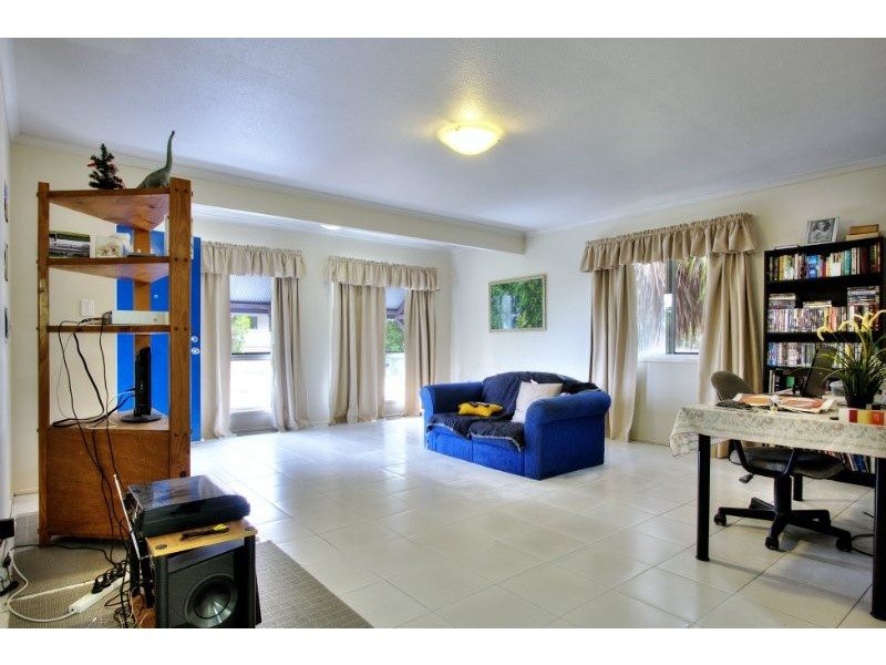 39 Darren Drive, Slacks Creek QLD 4127