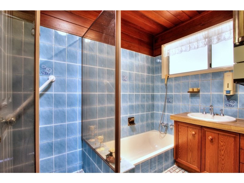 3 Lobelia Avenue, Daisy Hill QLD 4127