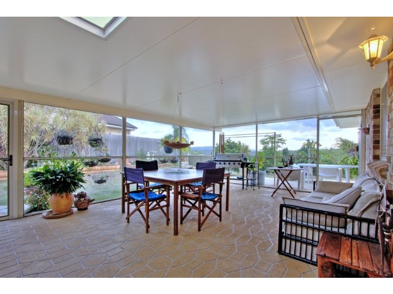 5 Silvestro Place, Edens Landing QLD 4207